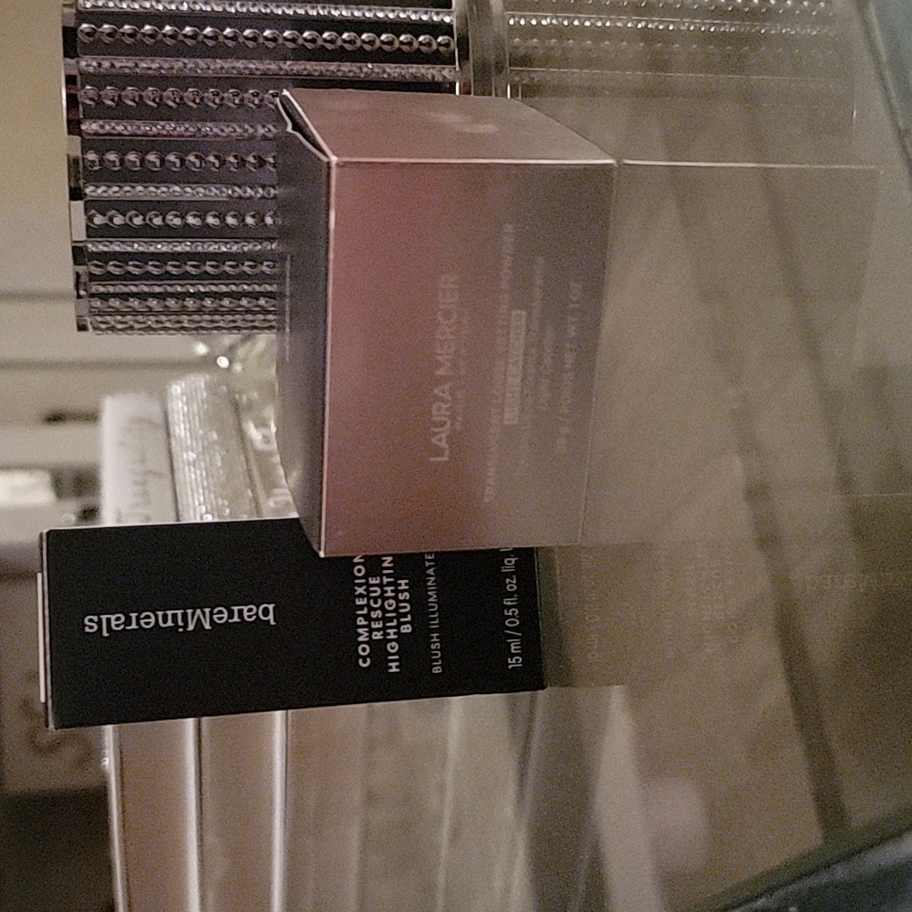 Laura Mercier & BAREMINERALS set! Brand new!!! Priced to sell!